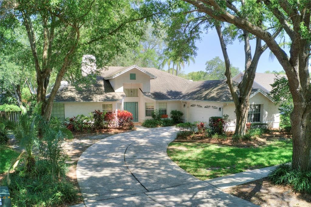 16506 BLENHEIM DRIVE LUTZ, FL 33549