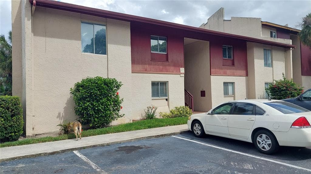 3836 N LAKE DRIVE UNIT 119 TAMPA, FL 33614