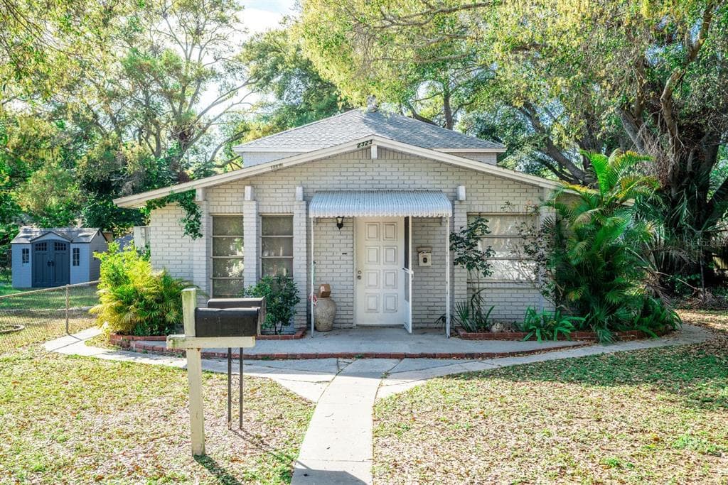 2323 12TH STREET S UNIT 3 ST PETERSBURG, FL 33705