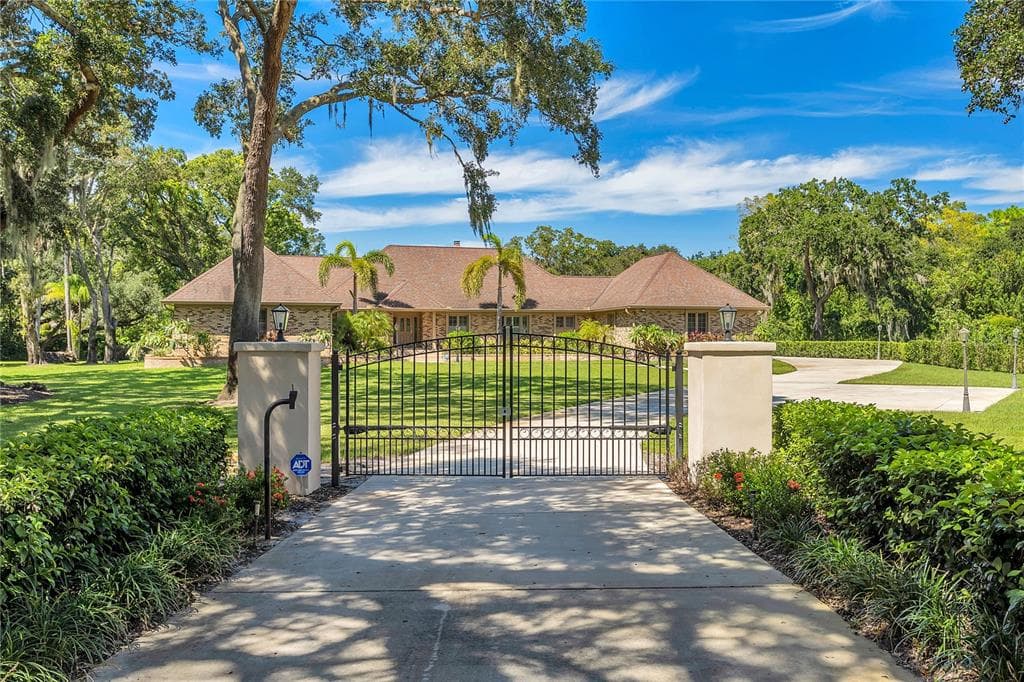 2350 NE COACHMAN ROAD