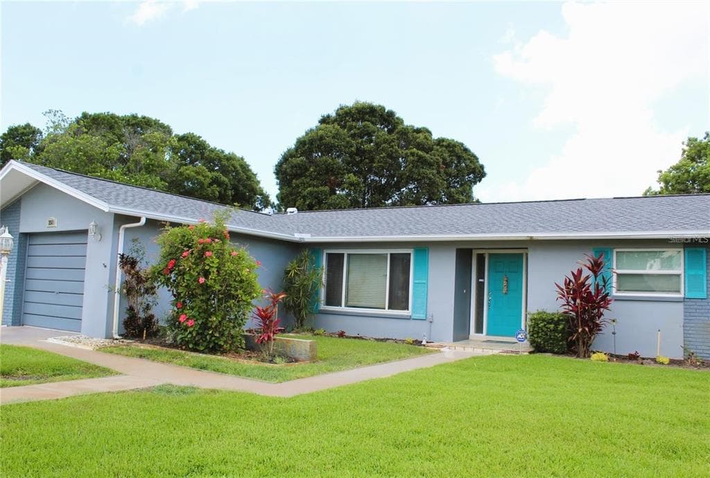 2561 BLACKWOOD CIRCLE CLEARWATER, FL 33763