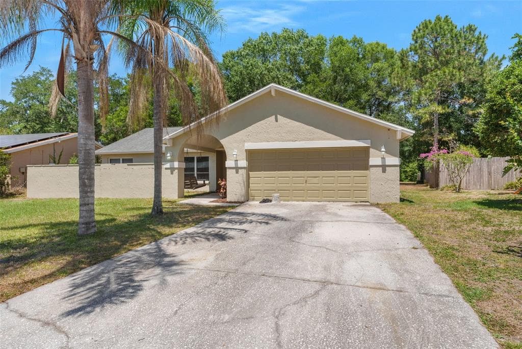 13934 CHERRY CREEK DR TAMPA, FL 33618