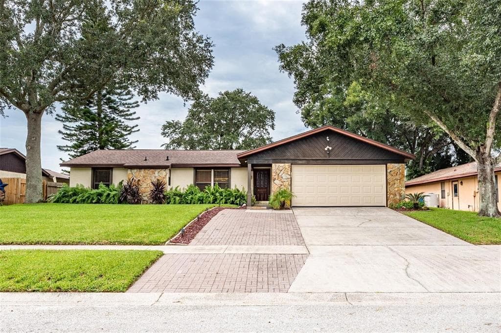 1412 SHADOW BAY LANE