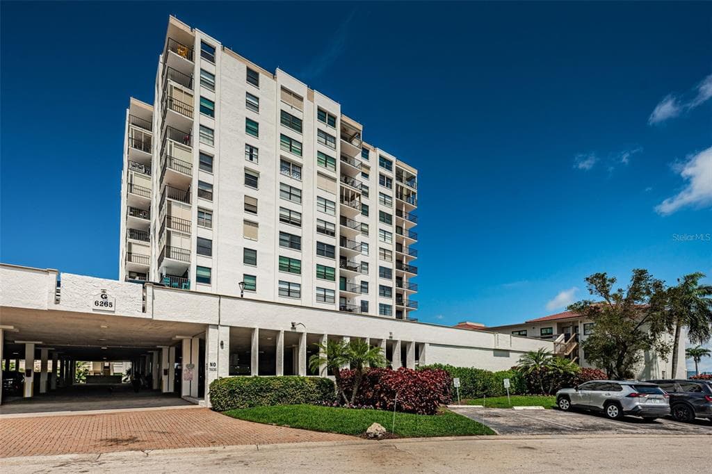 6265 SUN BOULEVARD UNIT 114 ST PETERSBURG, FL 33715