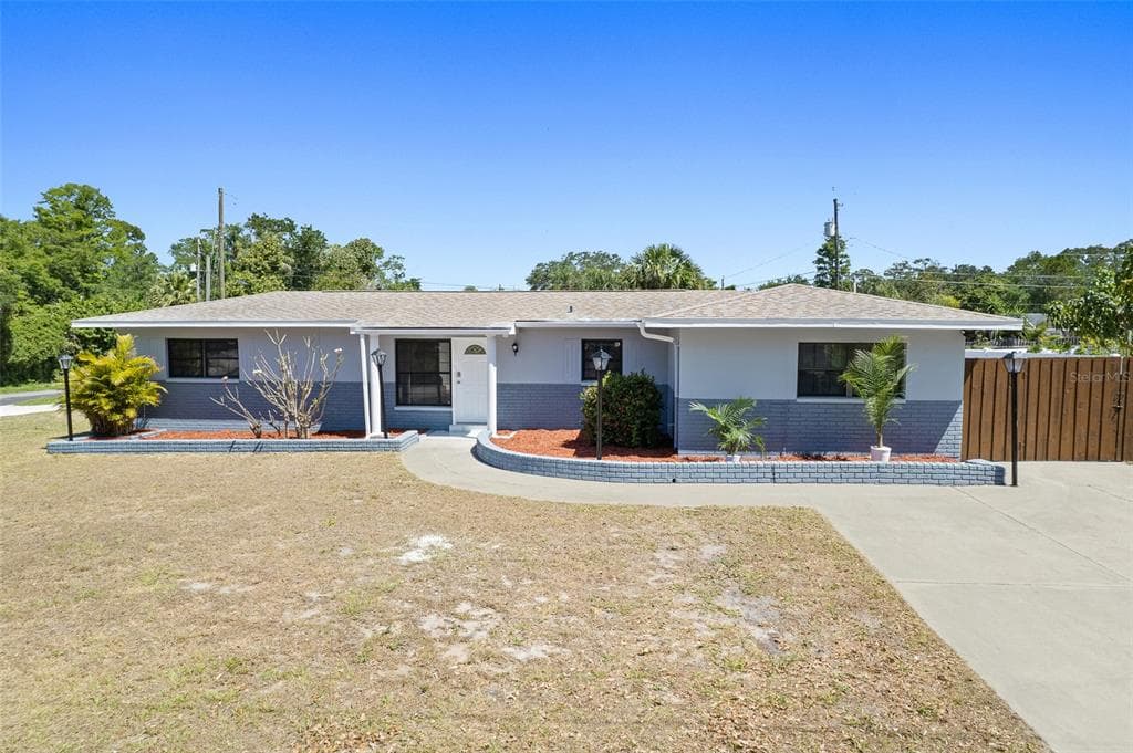1995 DEBORAH AVENUE LARGO, FL 33770