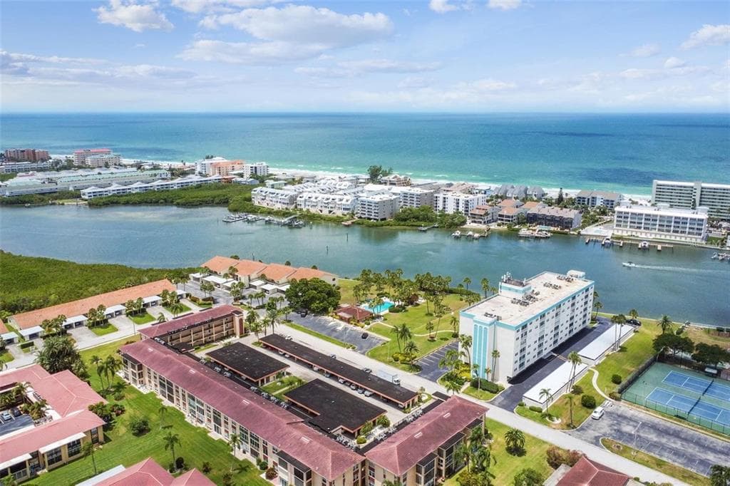 10215 REGAL DRIVE UNIT 28 LARGO, FL 33774