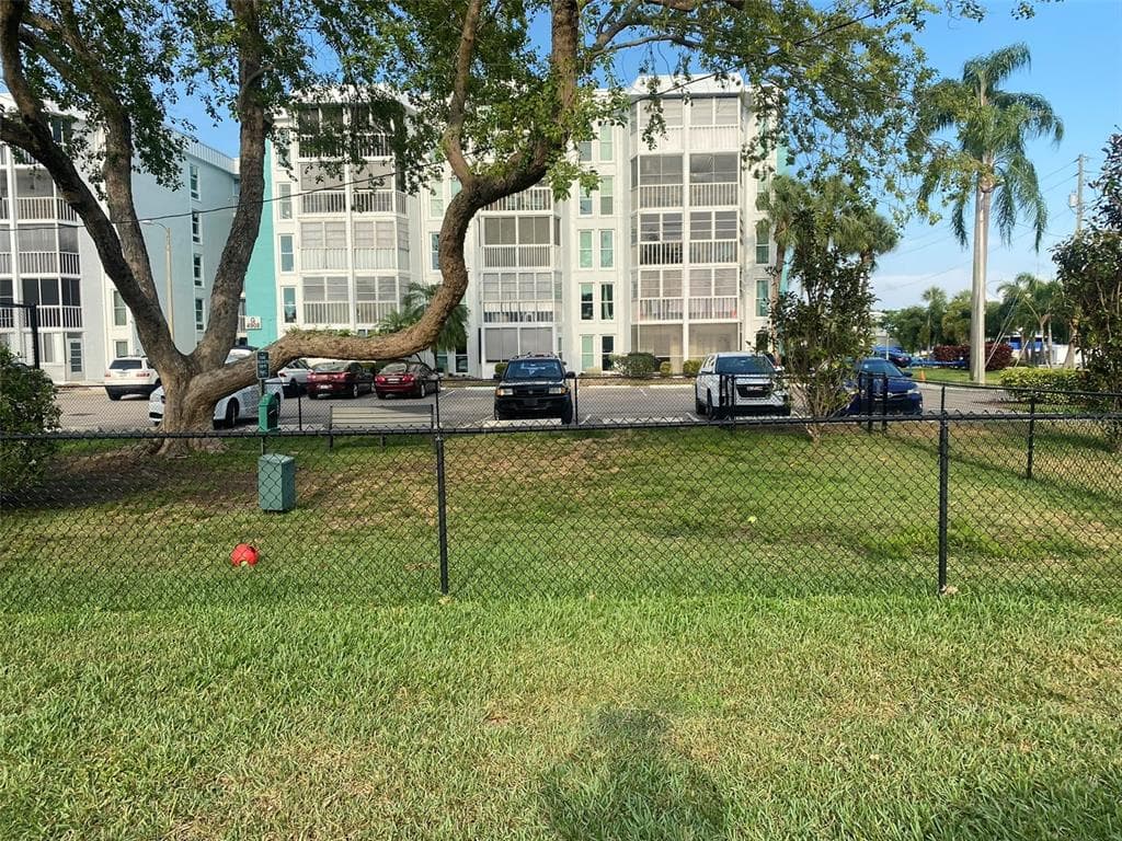 4908 38TH WAY S UNIT 105 ST PETERSBURG, FL 33711