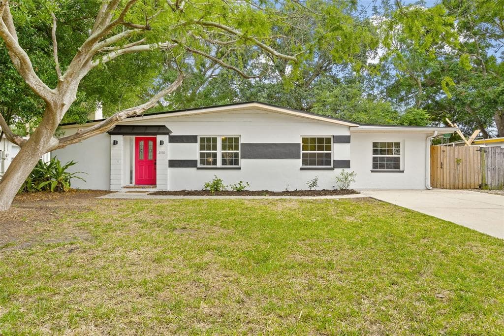 4010 W LAWN AVENUE TAMPA, FL 33611