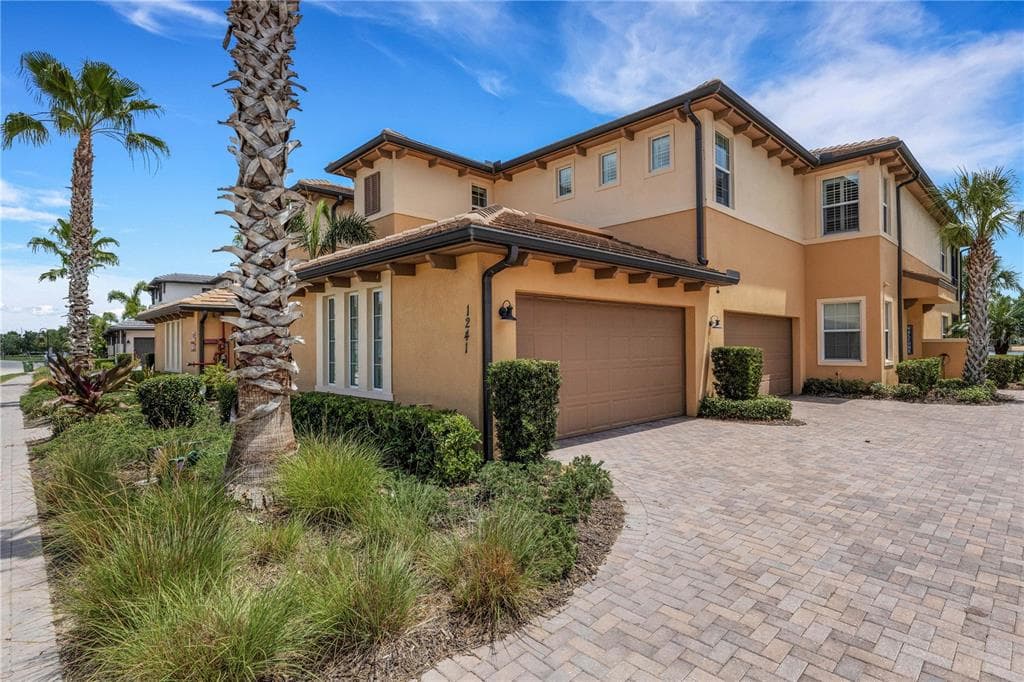 1243 RIVERSCAPE STREET UNIT D