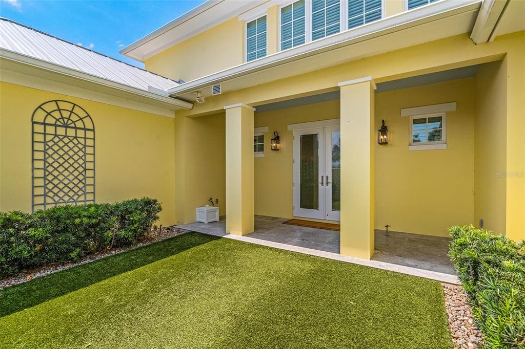 8 TARPON DRIVE VERO BEACH, FL 32960