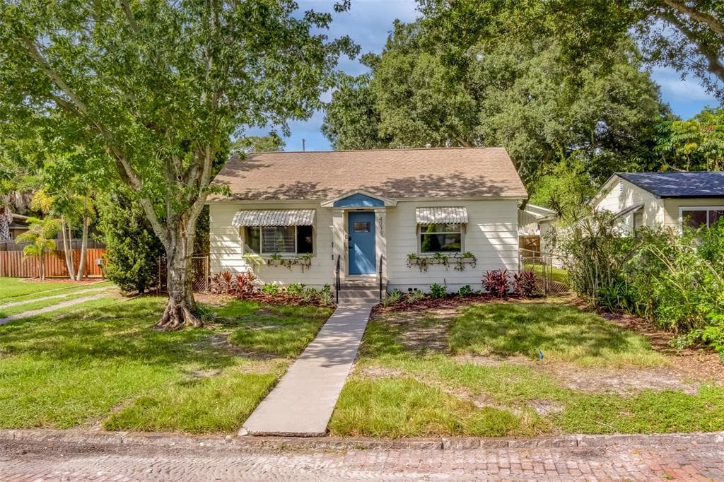 4035 NE 3RD AVENUE N ST PETERSBURG, FL 33713