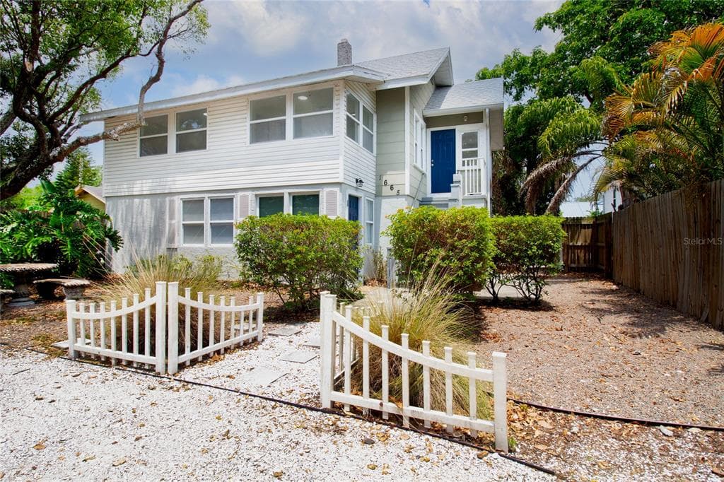 1665 22ND AVENUE N ST PETERSBURG, FL 33713