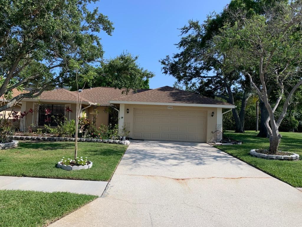 2282 HERON CIRCLE CLEARWATER, FL 33762