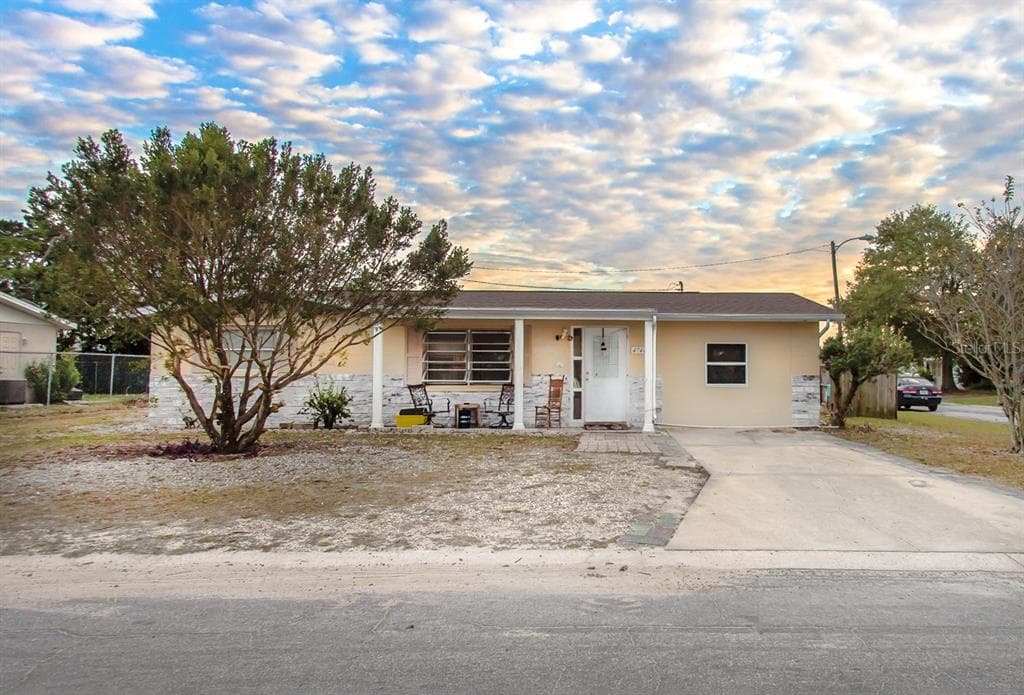 4744 GUARDIAN AVENUE HOLIDAY, FL 34690