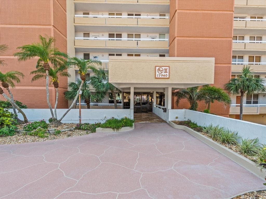 17940 GULF BOULEVARD UNIT 1B