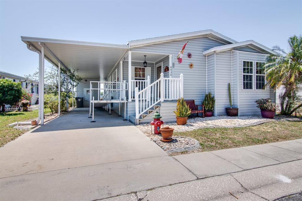 8438 FANTASIA PARK WAY RIVERVIEW, FL 33578