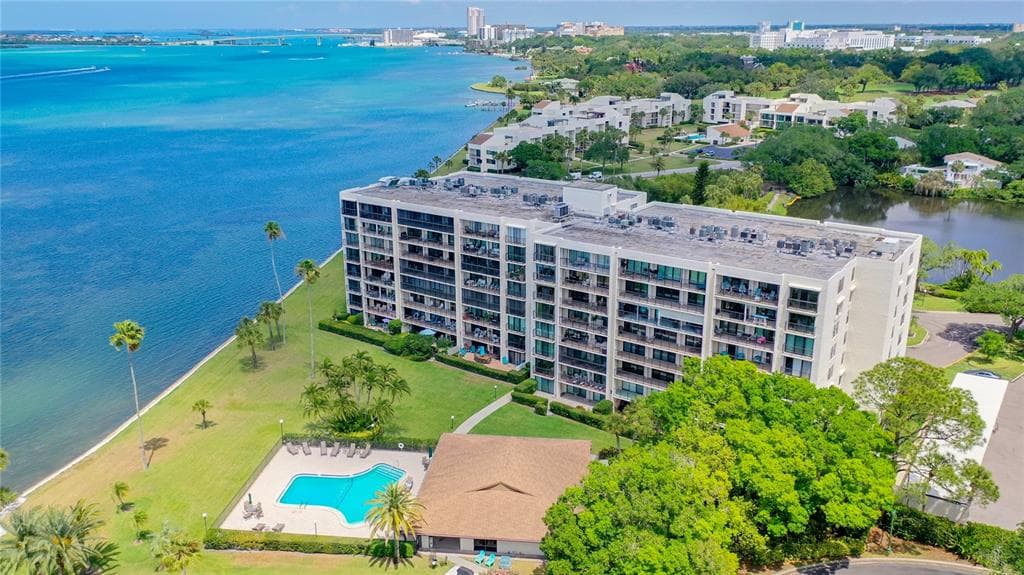 100 OAKMONT LANE UNIT 208 BELLEAIR, FL 33756