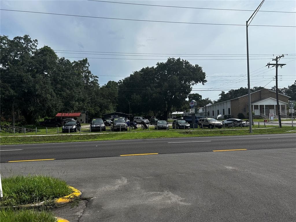 110 CHURCH ST VALRICO, FL 33594