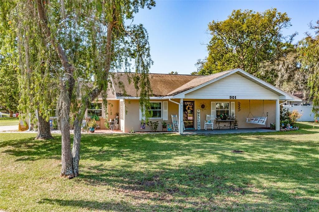 901 SANDALWOOD DRIVE