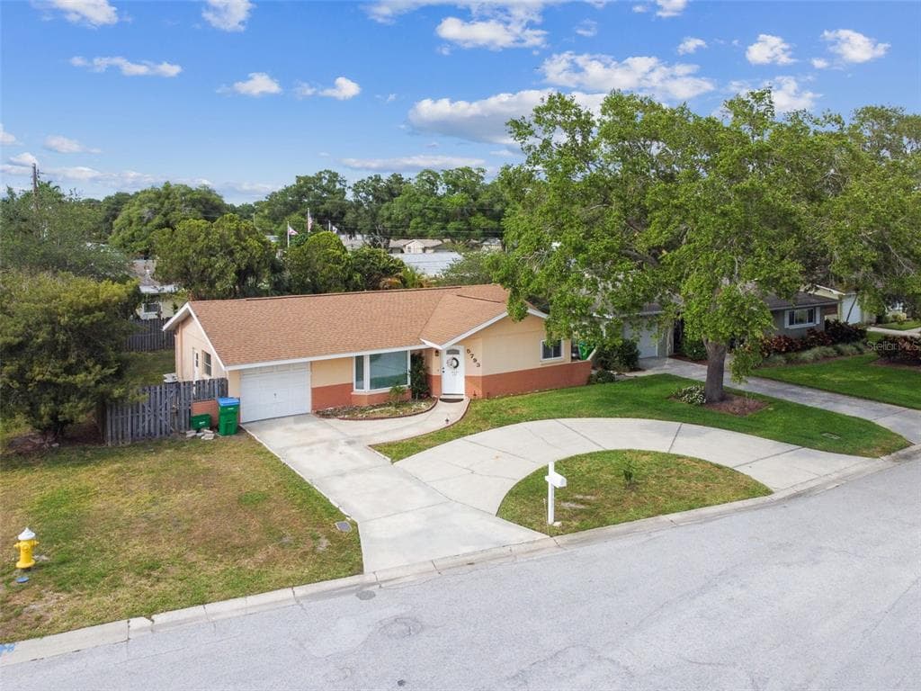5793 45TH AVENUE N KENNETH CITY, FL 33709