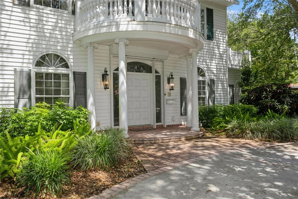 1537 CORAL WAY S ST PETERSBURG, FL 33705