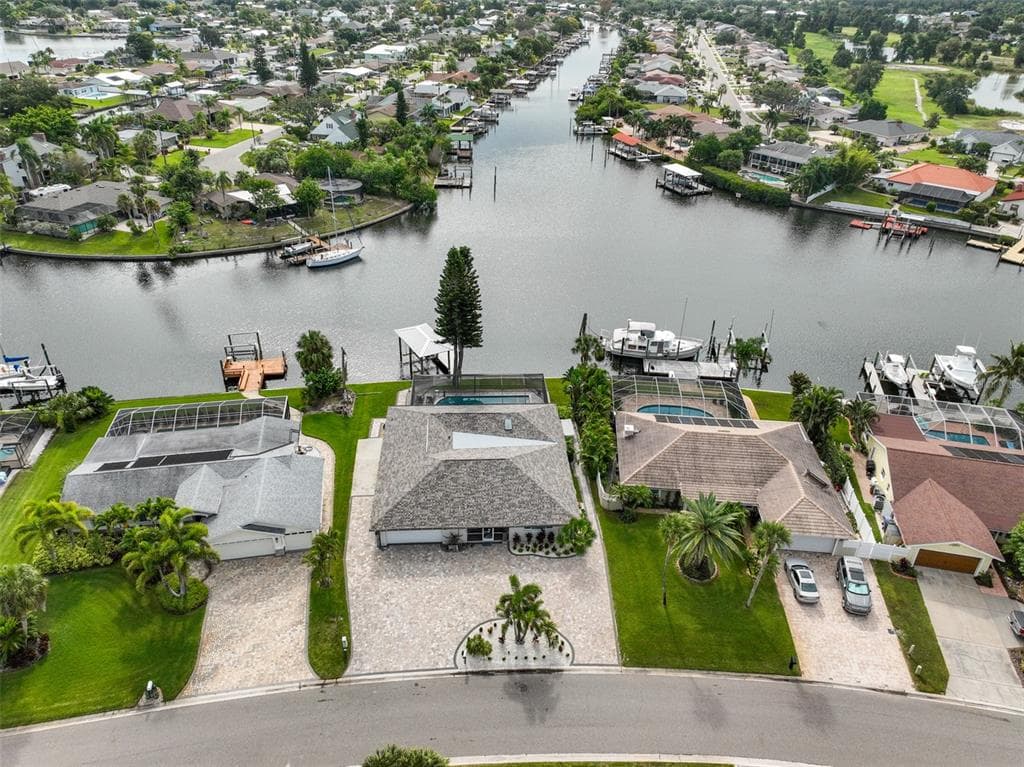 6431 LAKE SUNRISE DRIVE APOLLO BEACH, FL 33572