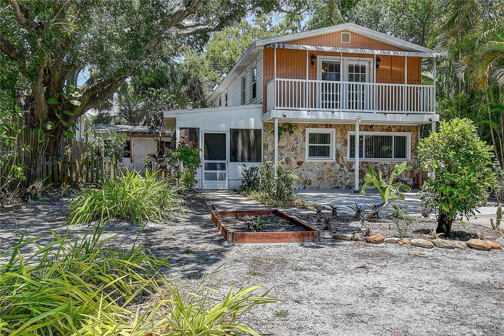 785 23RD AVENUE N ST PETERSBURG, FL 33704