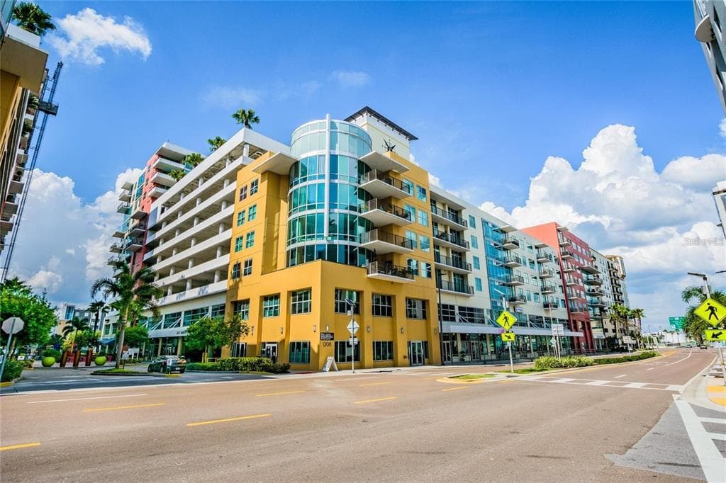 1120 E KENNEDY BOULEVARD UNIT 1025 TAMPA, FL 33602