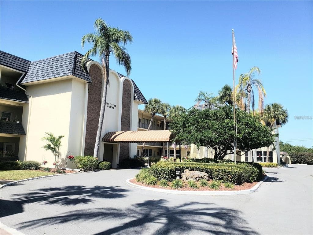 4780 COVE CIRCLE UNIT 306 ST PETERSBURG, FL 33708