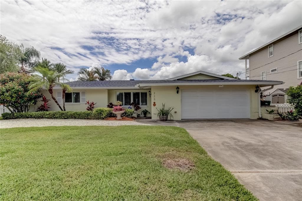 225 W MARTIN LUTHER KING JR DRIVE TARPON SPRINGS, FL 34689