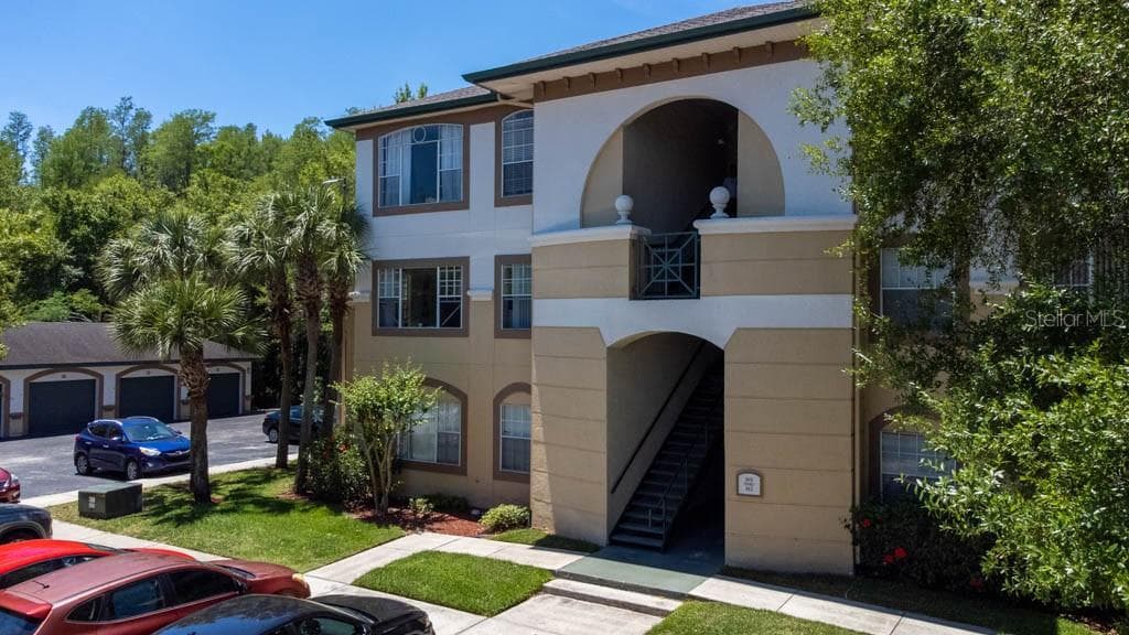 17110 CARRINGTON PARK DRIVE UNIT 806