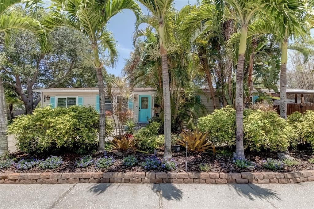 2025 BROADWAY CLEARWATER, FL 33755