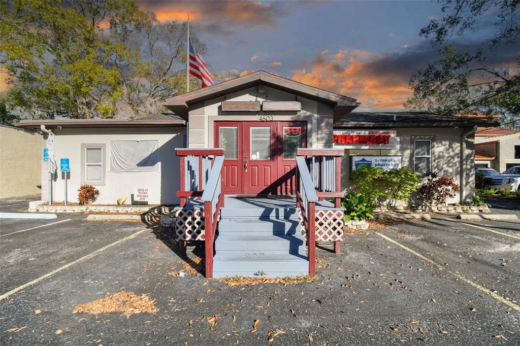 4603 N ARMENIA AVENUE TAMPA, FL 33603