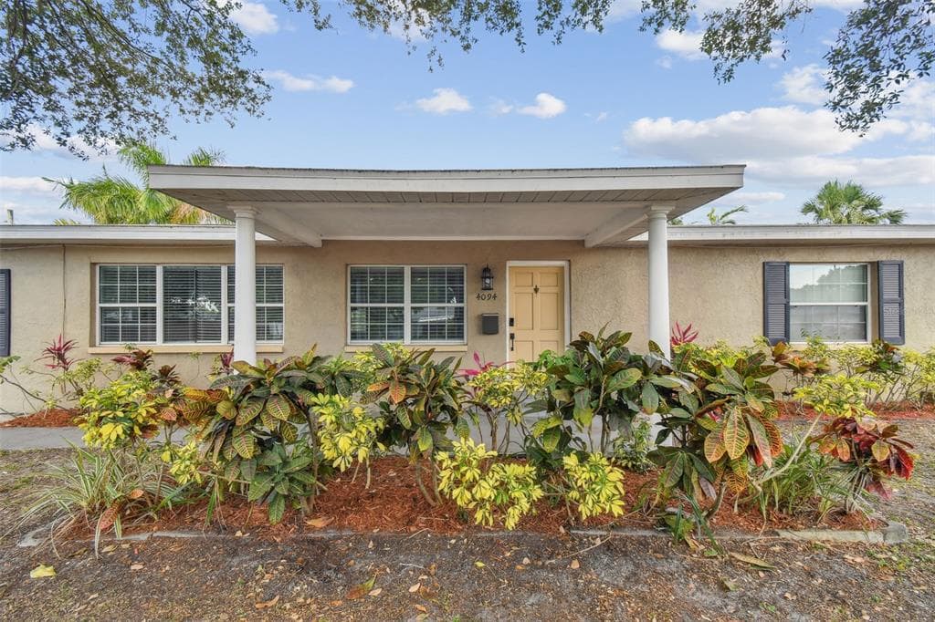 4094 POPLAR STREET NE ST PETERSBURG, FL 33703