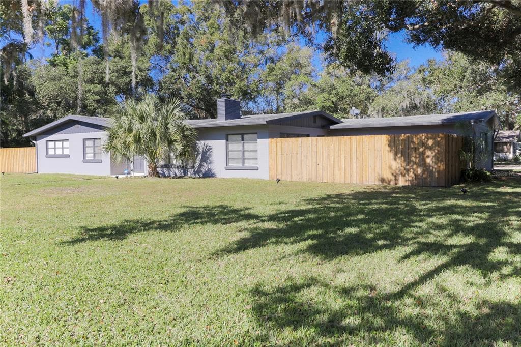 2209 2ND AVENUE E BRADENTON, FL 34208