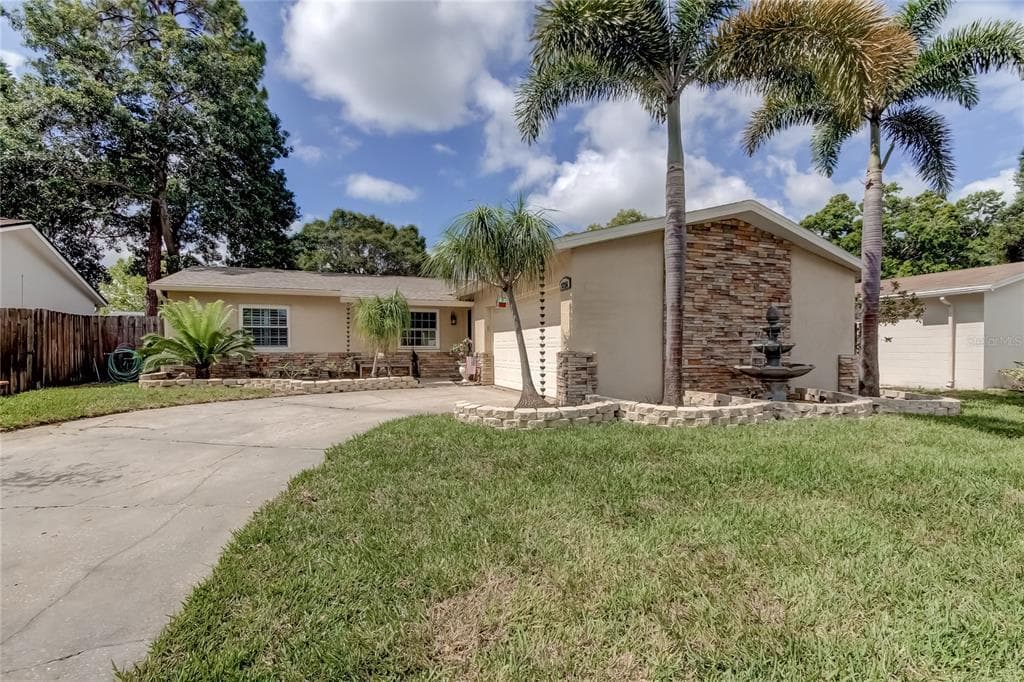 9256 80TH AVENUE SEMINOLE, FL 33777