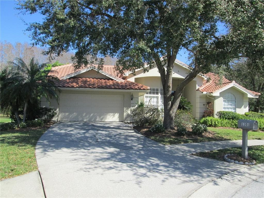 1101 LAKE RIDGE COURT