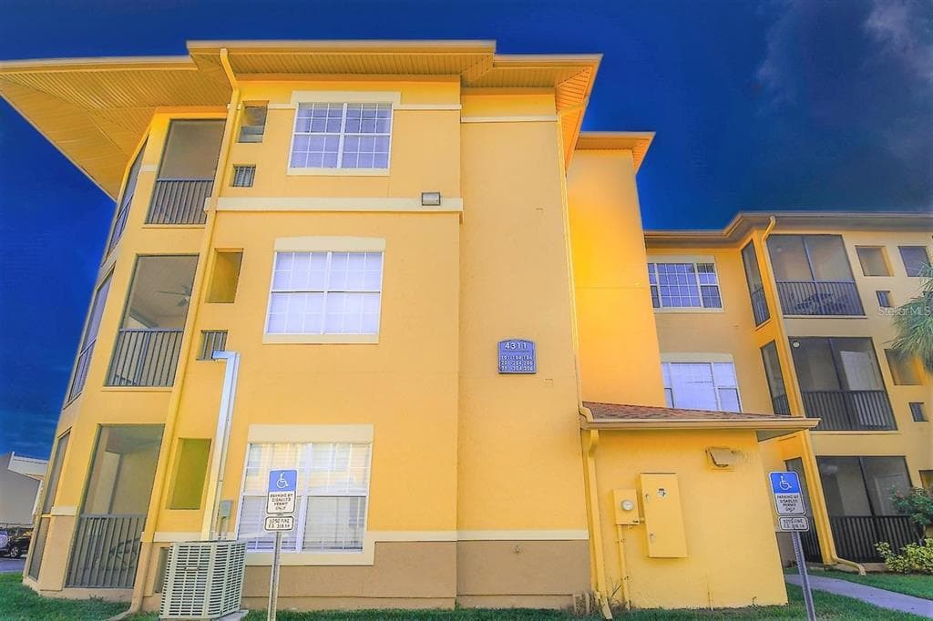 4311 BAYSIDE VILLAGE DRIVE UNIT 103 TAMPA, FL 33615