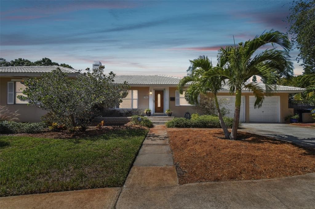 1020 SNELL ISLE BOULEVARD NE ST PETERSBURG, FL 33704