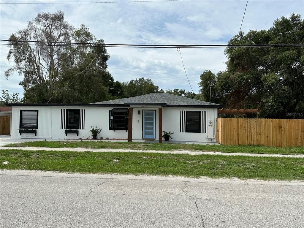4432 W MCCOY STREET TAMPA, FL 33616