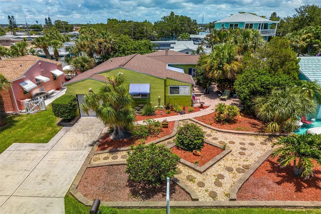 15941 1ST STREET E REDINGTON BEACH, FL 33708