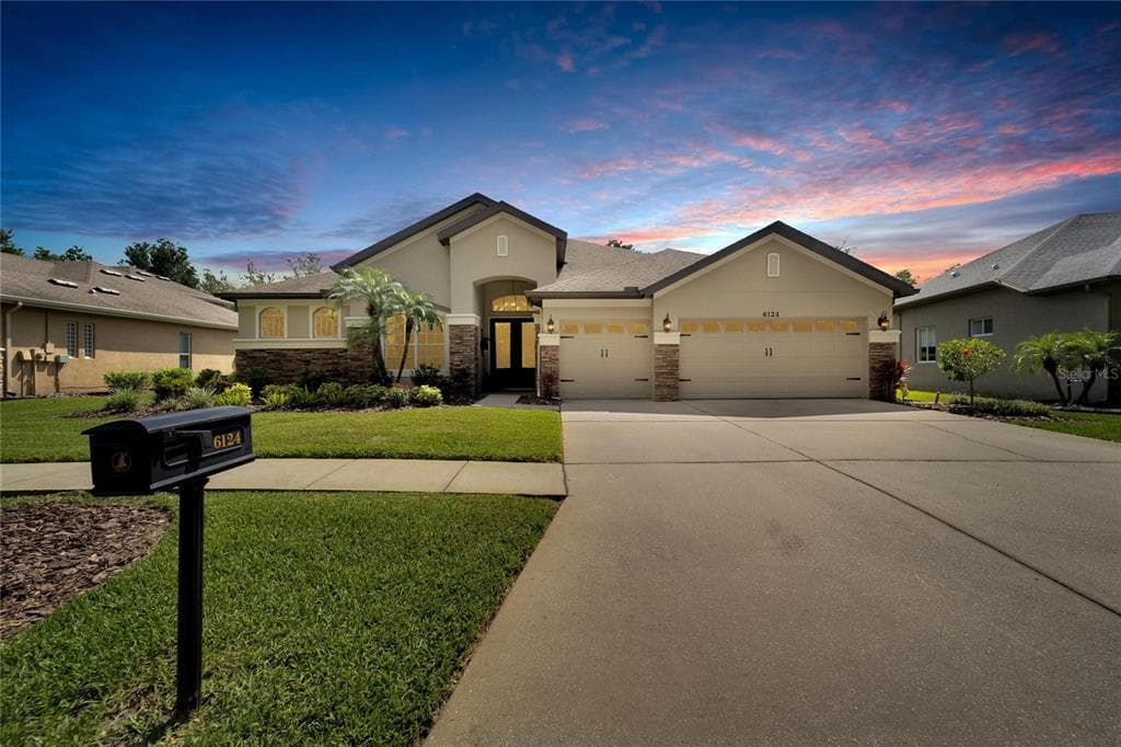 6124 IBISPARK DRIVE LITHIA, FL 33547