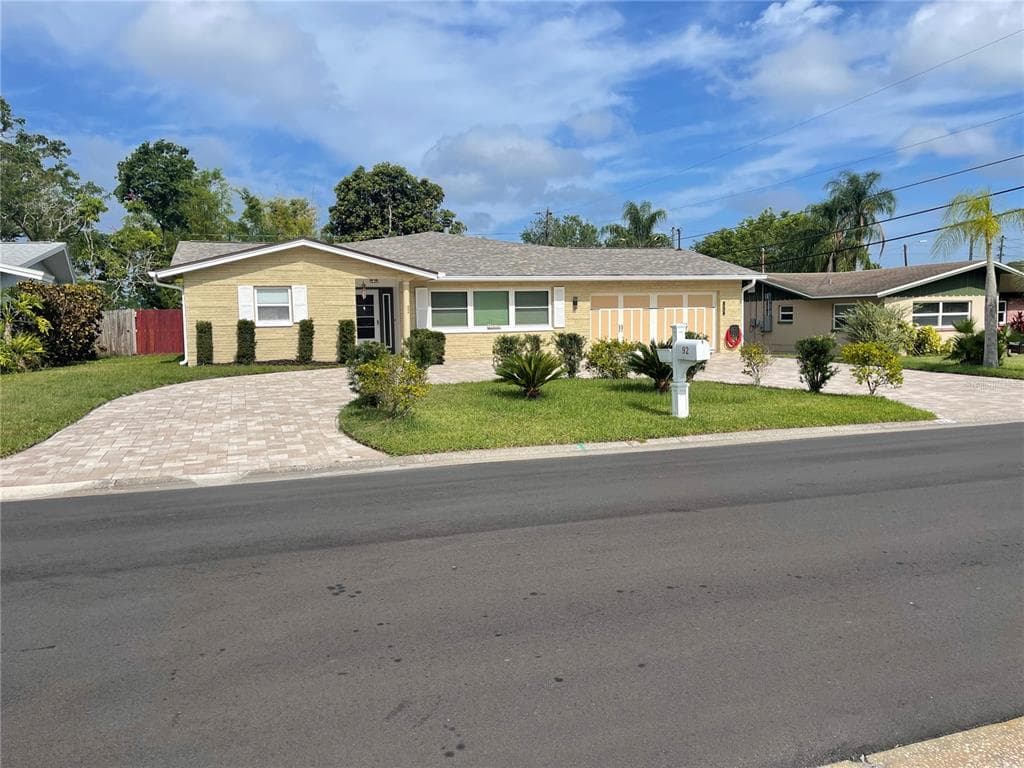 92 OAKWOOD DRIVE