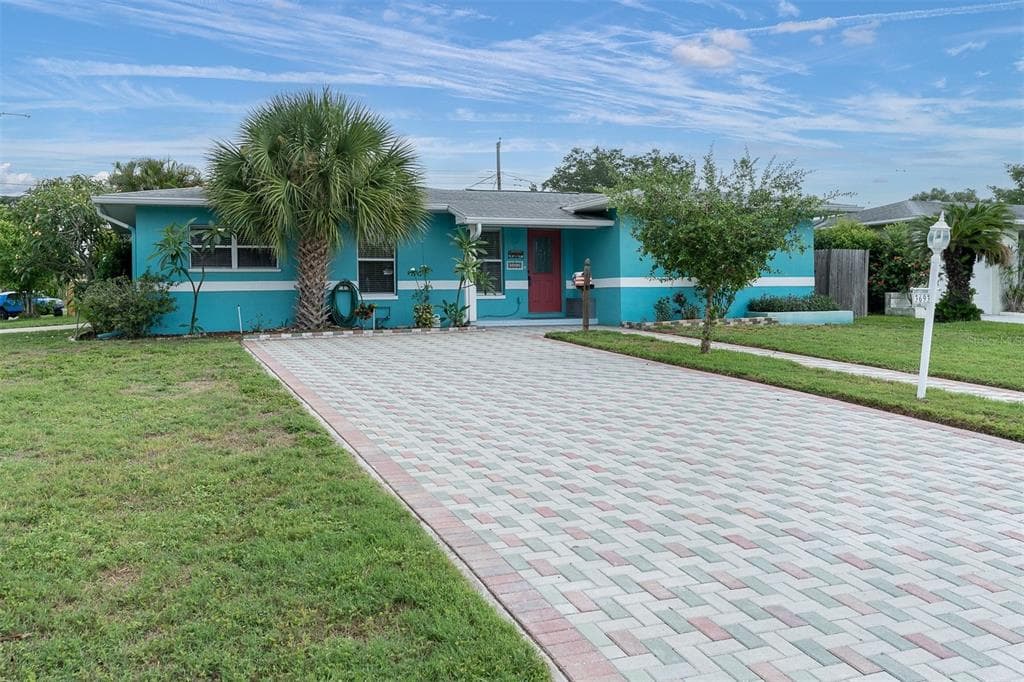 3693 26TH AVENUE N ST PETERSBURG, FL 33713