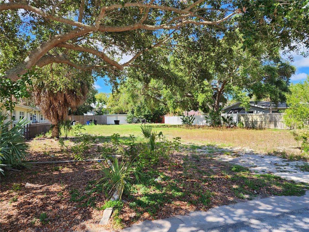 7110 DARTMOUTH AVENUE N ST PETERSBURG, FL 33710