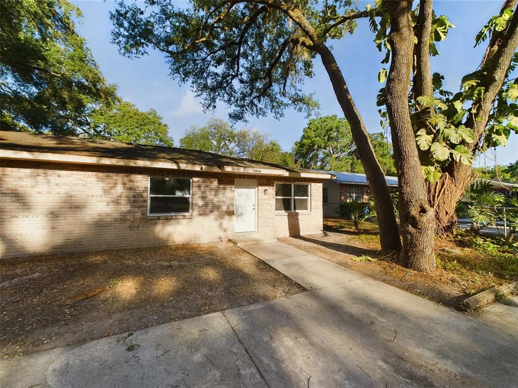 5504 PEACH AVENUE SEFFNER, FL 33584