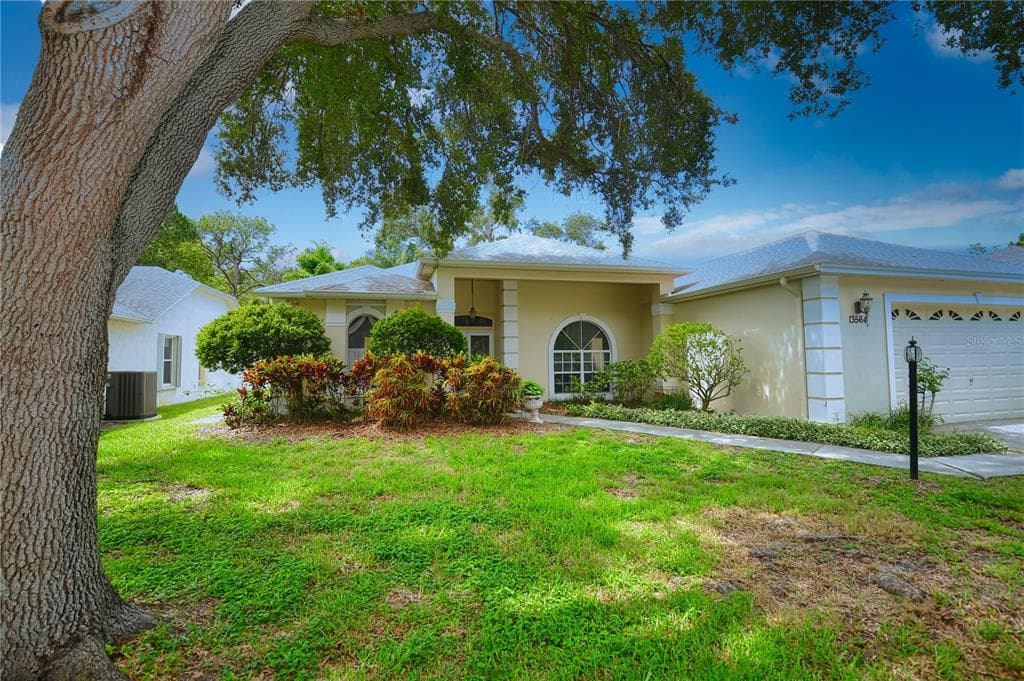 13564 OAK RUN COURT SEMINOLE, FL 33776