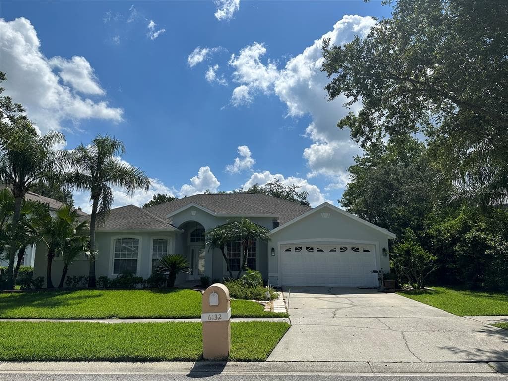 6132 SAVOY CIRCLE LUTZ, FL 33558