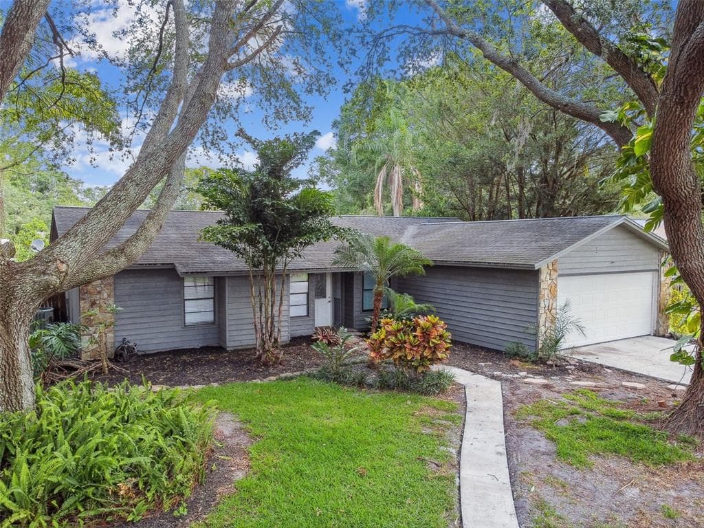 2302 GNARLED OAK AVENUE LUTZ, FL 33549