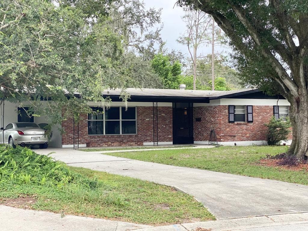 929 SKYVIEW DRIVE